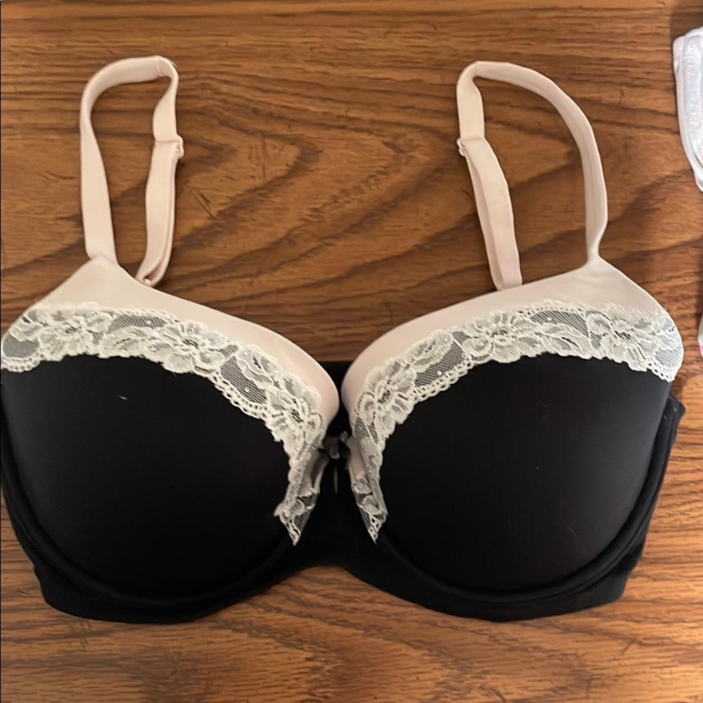 BUNDLE Body By Victoria Demi Bras 32DDD